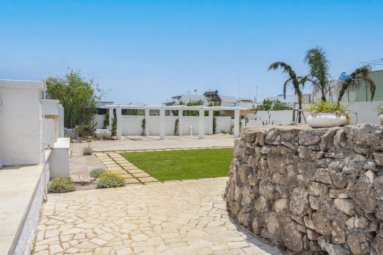 Trullo E Appartamenti Al Mare Торе Сан Джовани Удженто Екстериор снимка