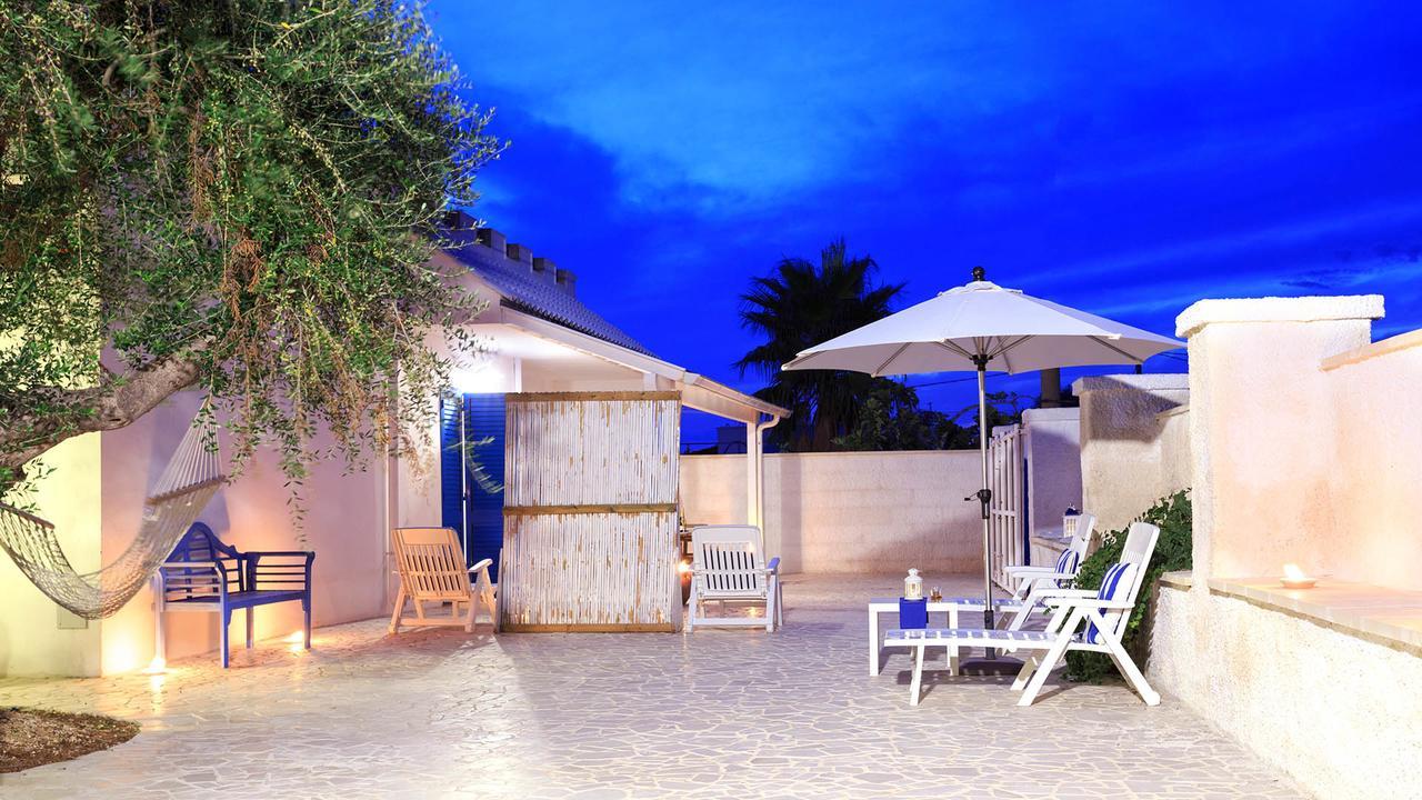 Trullo E Appartamenti Al Mare Торе Сан Джовани Удженто Екстериор снимка